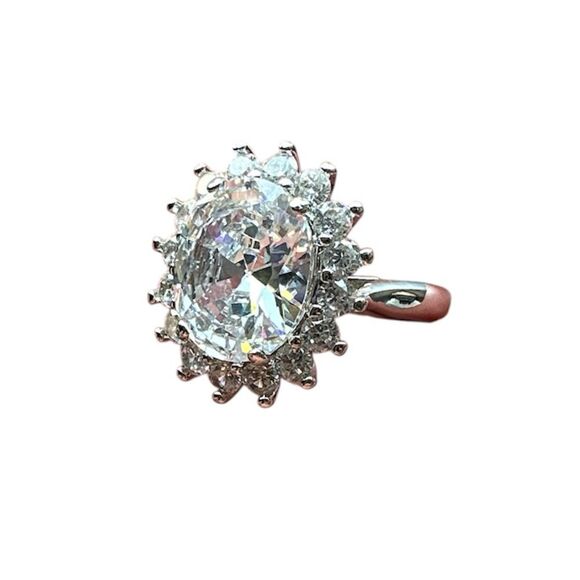 NEW Oval Prong-set Sparkling Clear Crystal CZ White Gold plated Adjustable Ring - Picture 1 of 12